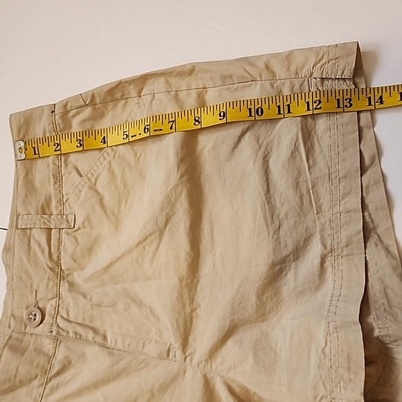 Women's Columbia Tan Shorts Size 4/L - Picture 10 of 13